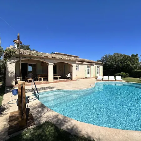 L'oulivo, Pour 10 Personnes Avec Piscine Privee Dans Le Domaine De Valcros A Villa *