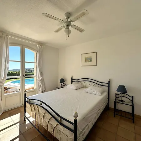 Villa L'oulivo, Pour 10 Personnes Avec Piscine Privee Dans Le Domaine De Valcros A La Londe-les-Maures