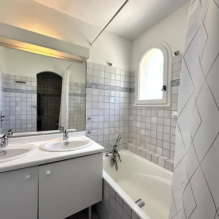 Villa L'oulivo, Pour 10 Personnes Avec Piscine Privee Dans Le Domaine De Valcros A